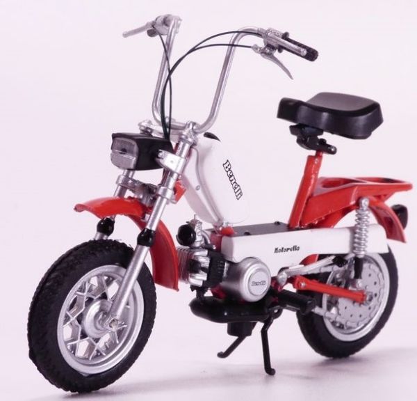 MAGMOT045 - BENELLI Motorella white and red moped - 1