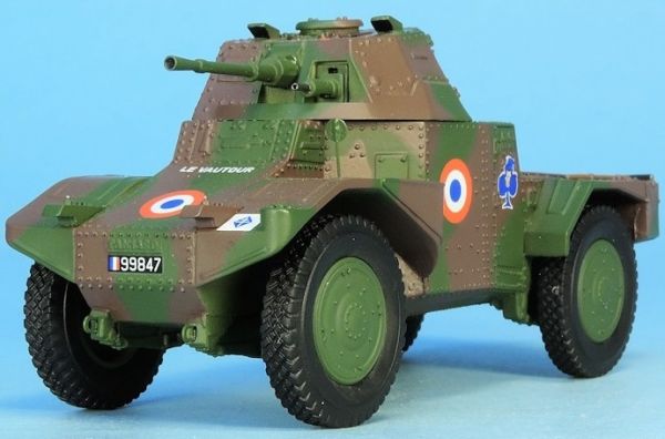 MFT48597 - June armored car AMD PANHARD 178 2eme DLM R.C. France may 1940 - 1