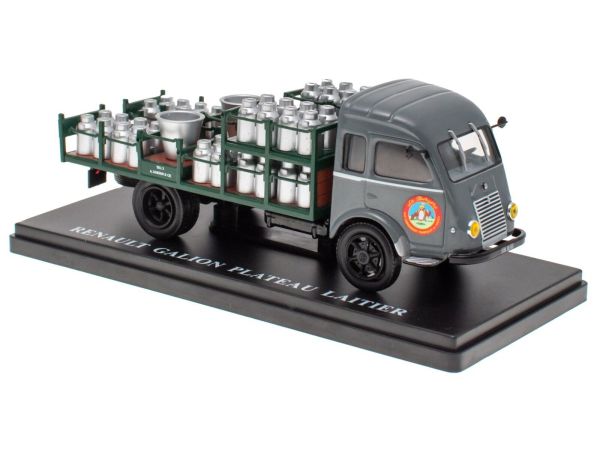 G111N005 - RENAULT Galion milk carrier LA BERGERIE 1963 - 1