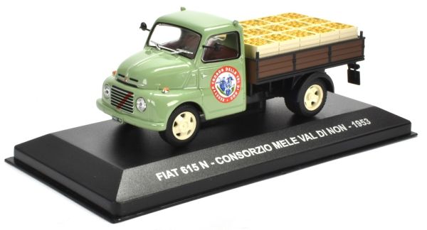 NET0031 - FIAT 615 N 1953 tray carrier with fruit load Italian company Val Di Non - 1