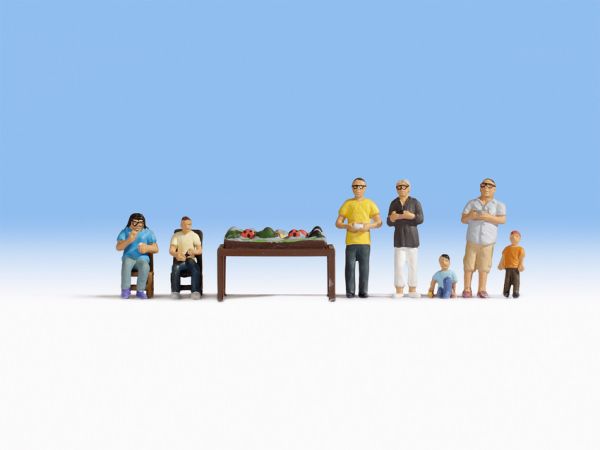 NOC15596 - Model railroaders - 1