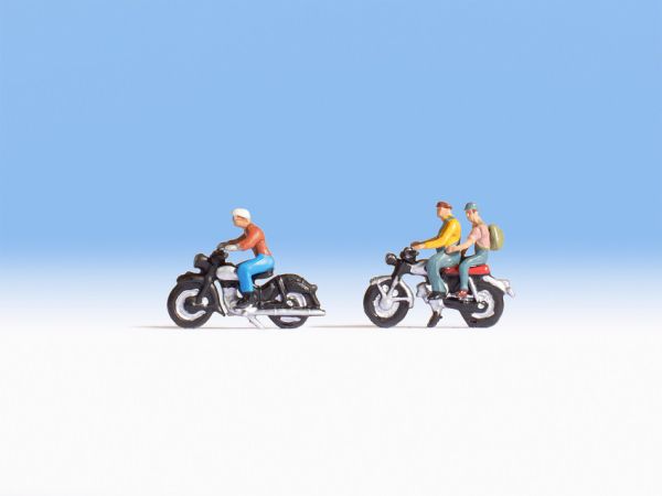 NOC15904 - 2 motorcyclists - 1