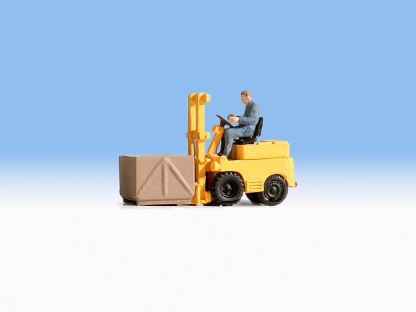 NOC16770 - Yellow fork-lift with driver - 1