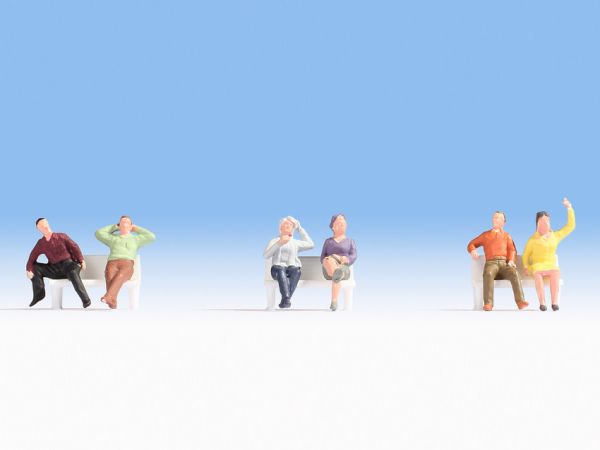 NOC18132 - 6 sitting people - 1
