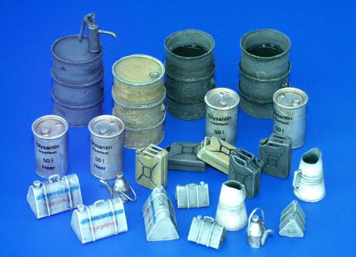 PLS115 - Model reduced of fuel stock equipment german WW II not paint 24 pieces - 1
