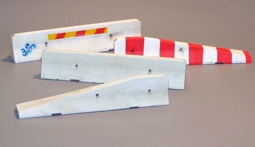 PLS4042 - Concrete block of road not paint long 32cm - 1