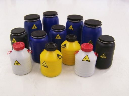 PLS466 - Model reduced of 12 plastics barrels not paint for diorama - 1