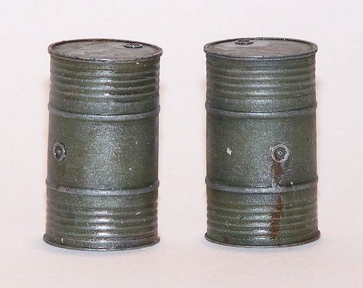 PLSEL041 - 2 model reduced of metal drum 2,5 cm not paint for diorama - 1