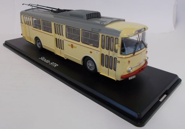 PRXPCL47065 - Electric city bus SKODA 9TR Potsdam beige gray roof - 1