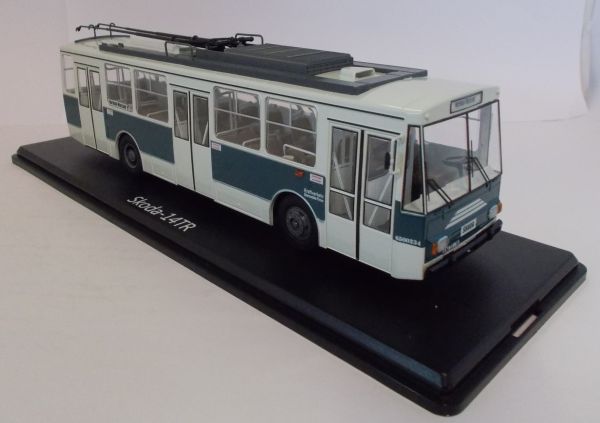 PRXPCL47066 - Electrical urban bus SKODA 14TR green and white - 1