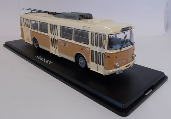 PRXPCL47068 - Electric city bus SKODA 9TR Gera cream and brown - 1