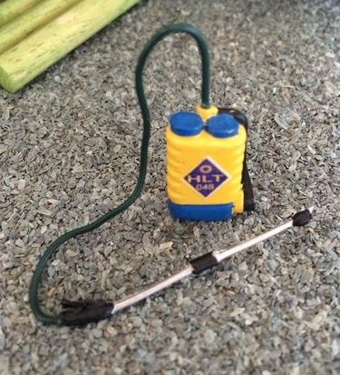 WM047 - Hand Sprayer - In Miniature - 1