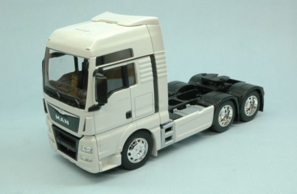 WEL32650L-WB - MAN TGX 6x4 White - 1