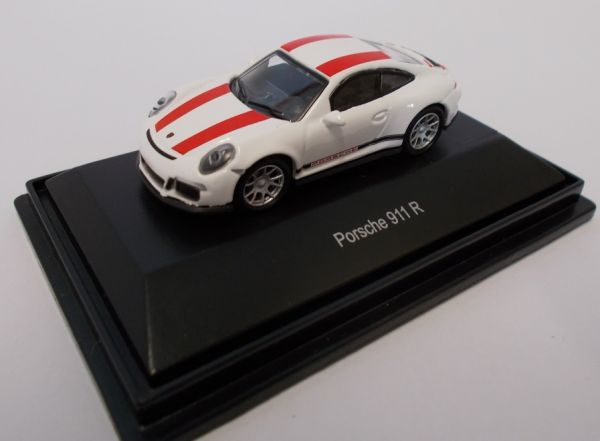 SCH26299 - PORSCHE 911 R white with red stripes - 1