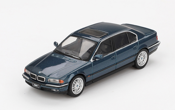 MGT00894-L - BMW 750 IL E39 Sorrento Blue Metallic 1998 - 1