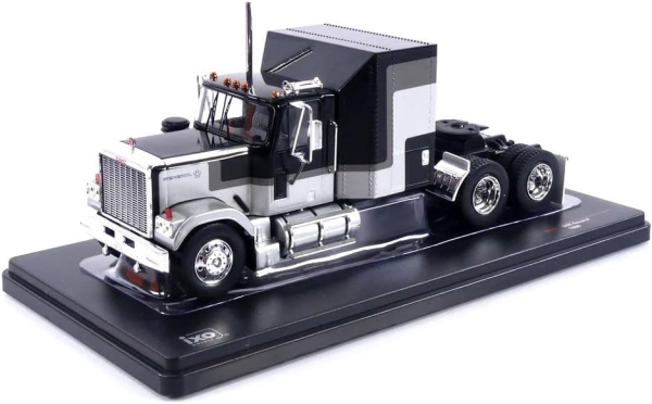IXOTR117 - GMC GENERAL 1980 6x4 Black and silver - 1