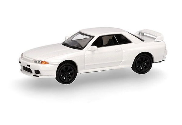 HER87MC000102 - NISSAN Skyline GTR32, white - 1