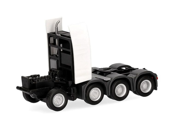 HER086356 - MAN 8x4 chassis with air suspension and turret – 2 parts to assemble - 1