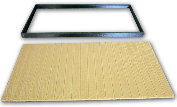 UM157 - Wooden floor with structure to make trays - 1