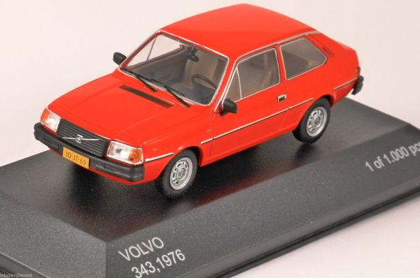 WBX208 - VOLVO 343 1976 red - 1