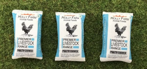 WM033M - 3 bags of food for breeding cock - In Miniature - 1