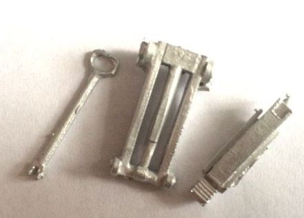 WM089U - Car Jack - Unpainted - In Miniature - 1