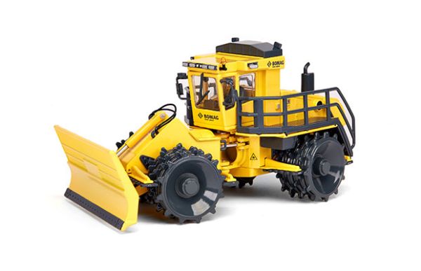 WM9736B - BOMAG BC 1172 RB Landfill Compactor - 1