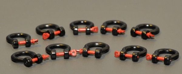 YCC635-3 - 10 Shackles - 150/200 Black Tons - In miniature - 1