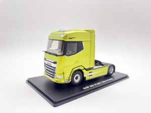 ELI118001 - DAF XG 4x2 metal yellow