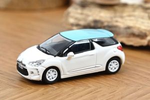 NOREV155254 - CITROEN DS3 2010 White Ice floe and roof Blue Boticelli