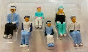 JC54100 - 6 Seated characters - Random colors