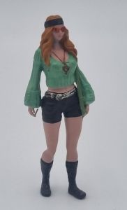 ATLAN32034 - Woman in shorts and sunglasses