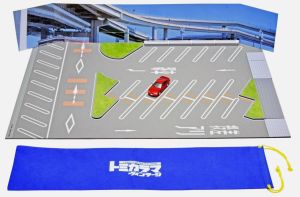 TOM335962 - Parking Area mat A with a red 1995 Nissan Silvia Qs Aero