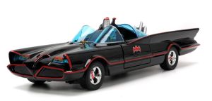 JAD33737 - BATMOBILE Deluxe with Batman Robin Joker Penguin figure