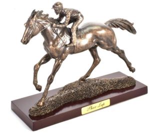 ATL4652114 - Racehorse statue – Phar Lap