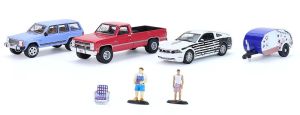 GREEN58058 - Barbecue diorama with 3 cars, trailer, and accessories