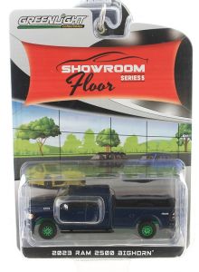 GREEN68050-AVERT - 2023 DODGE Ram 2500 Bighorn Blue with Green SHOWROOM FLOOR Series Rims in Blister Pack