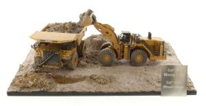 DCM85762 - Set - CATERPILLAR 994K Loader with CATERPILLAR 797 Dumper