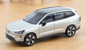 NOREV870081 - VOLVO EX90 2024 Aurora Silver