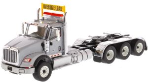 DCM71011 - INTERNATIONAL HX620 Day Cab Tridem grey