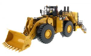 DCM85505 - Loader CATERPILLAR CAT994K and driver with metal box