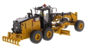 DCM85545 - Motor grader CATERPILLAR CAT 14M3 with driver and metal box