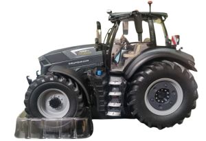UH6484 - DEUTZ-FAHR 7250 TTV Warrior Matt Green - Limited edition of 1,000 units.