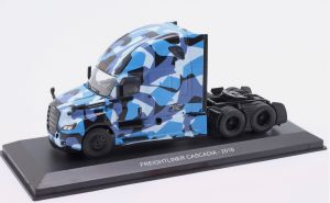 G1470007 - FREIGHTLINER Cascadia 6x4 2018 blue - CAMOUFLAGE