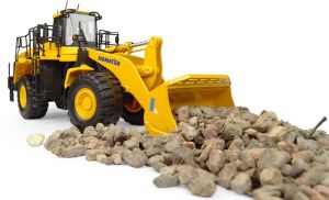 UH8153 - KOMATSU WA600-8 loader