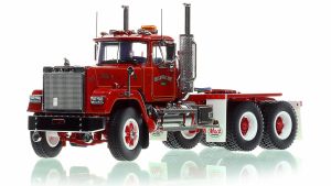 HHR138D-1 - MACK Superliner with tandem axles Red KENNEDY 1989