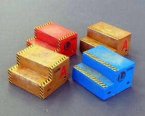 PLSAL4071 - Model reduced of 4 maintenance steps not paint for diorama