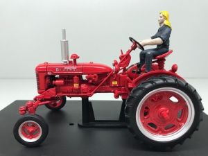 REP175 - FARMALL C with Row Crop kit and conductor