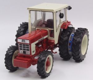 REP208 - INTERNATIONAL 946 4-wheel drive with detachable coupling