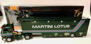 IXOTTR025 - VOLVO F88 4x2 with trailer 1 Axle MARTINI LOTUS